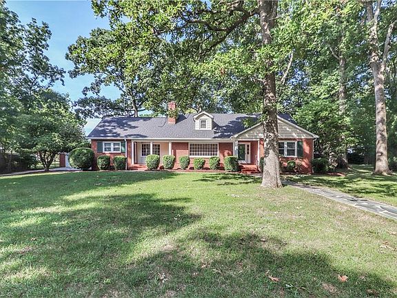 2nd image of 319 N Oakwood Dr