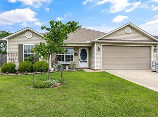 1334 S Lyndon Xing, Fayetteville, AR 72704