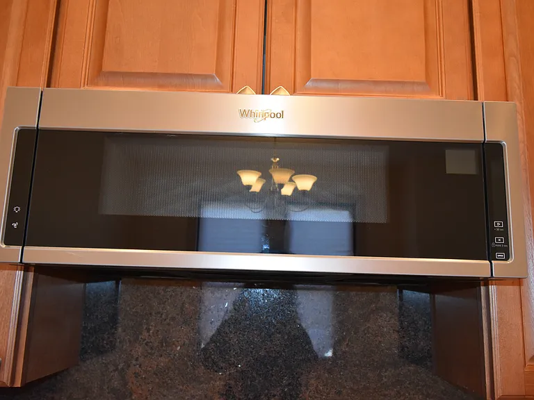 Above stove microwave