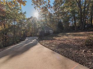 4 Standish Ln, Bella Vista, AR 72715