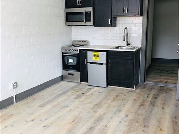 4th image of 1076 E 200 S APT 10