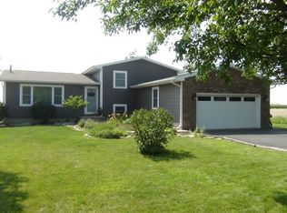 18991 Roanoke Dr, Bowling Green, OH 43402