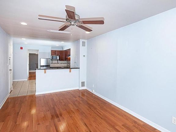 3rd image of 747 S 8th St Floor 1