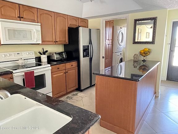 4th image of 8494 Ridgewood Ave APT 4302
