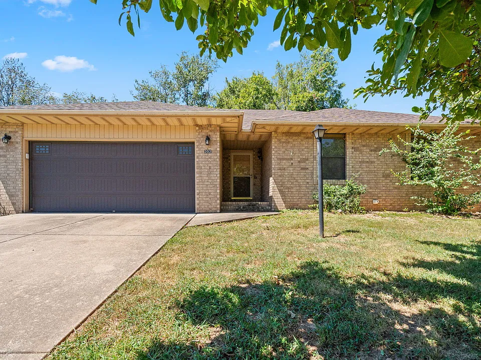 303 S Suburban Ave