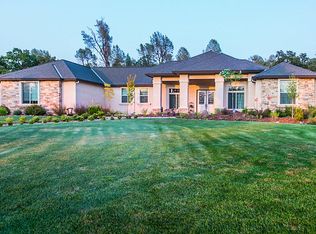 9545 Twin Creek Ln, Redding, CA 96003