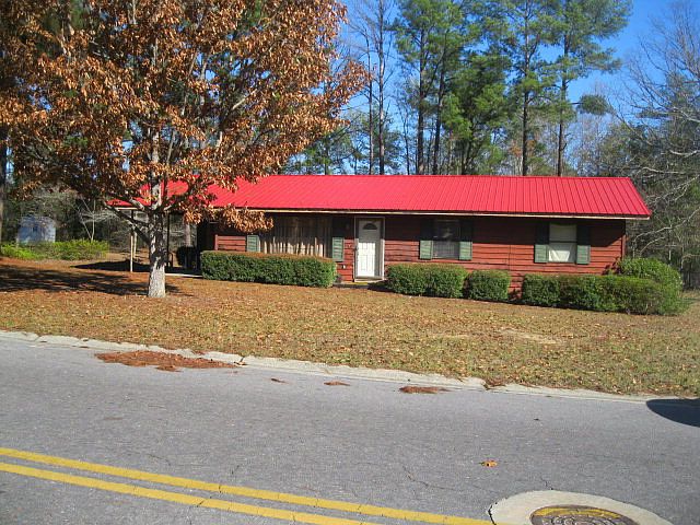 2nd image of 901 Village Cir