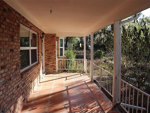 3rd image of 401 S Pine Ave