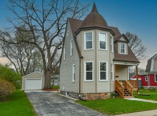 604 Division St, Mukwonago, WI 53149