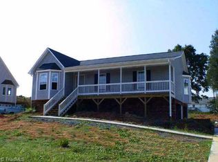 128 Sunset Rdg, Lexington, NC 27295