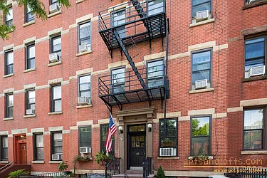 Sold by aptsandlofts.com