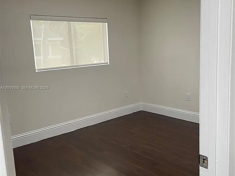 9441 Palm Cir N #0 — Photo 8