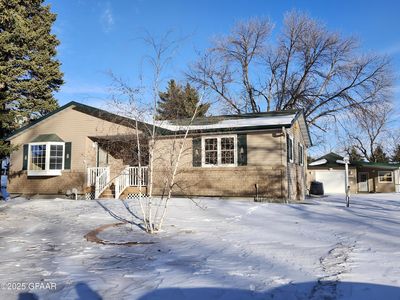 901 Rhinehart Dr SE, East Grand Forks, MN, 56721