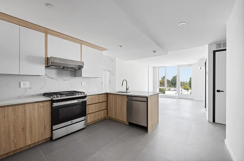 1 bed, 1.0 bath, 557 sqft, $3,050 — Photo 2