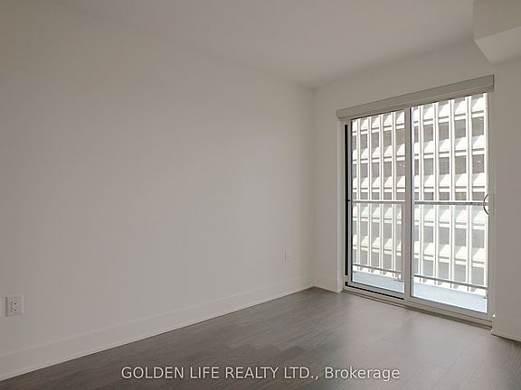 4th image of 955 Bay St #1614