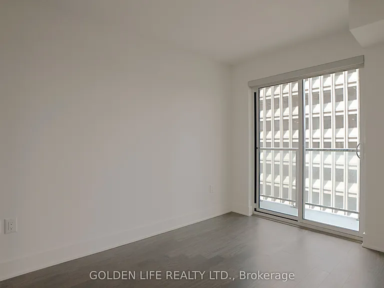 955 Bay St #1614 — Photo 4