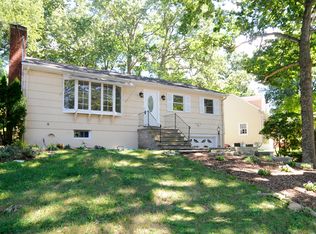 14 Sioux Ave, Oakland, NJ 07436