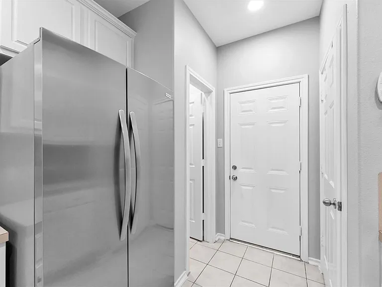 16007 Sandy Path Ln — Photo 10