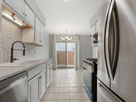 5th image of 1893 Hickory Ln