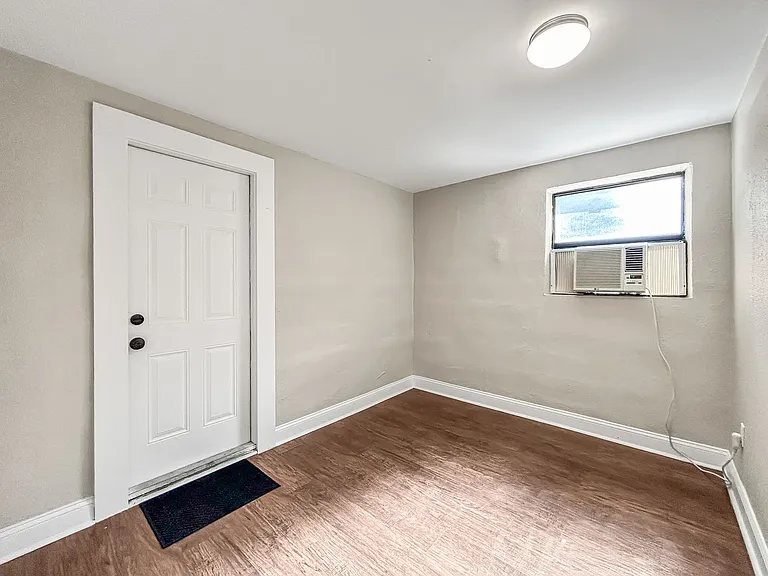 1515 E 31st Ave — Photo 12