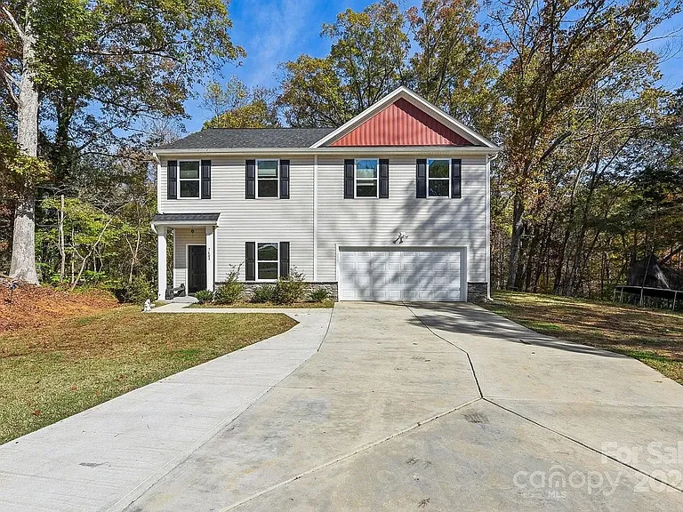 7608 Denbur Dr — Photo 2