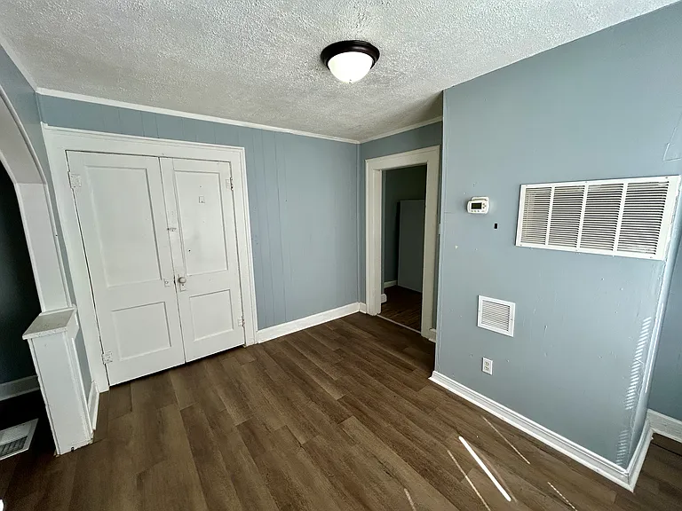 2909 Brookside Ave — Photo 4