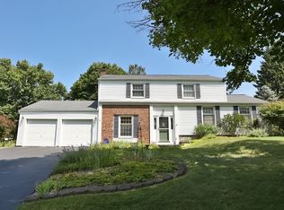 7 Old Brick Cir, Pittsford, NY 14534