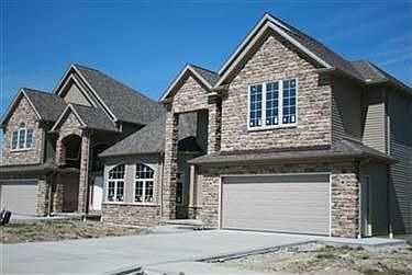 2nd image of 450 Dornoch Ln