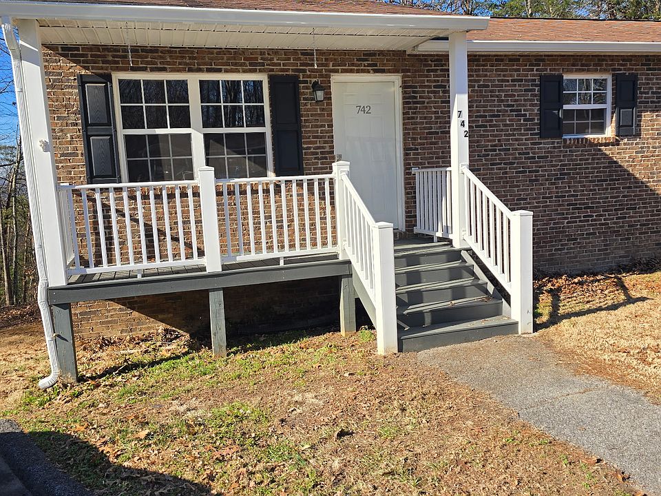 1st image of 746 Vista St