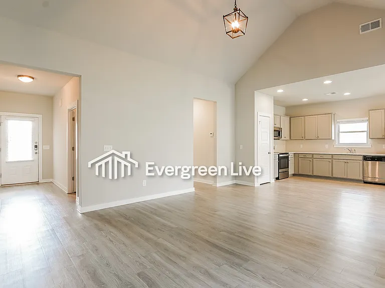 11 Wolf Ln — Photo 3