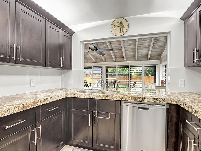 804 Foxpointe Cir — Photo 19