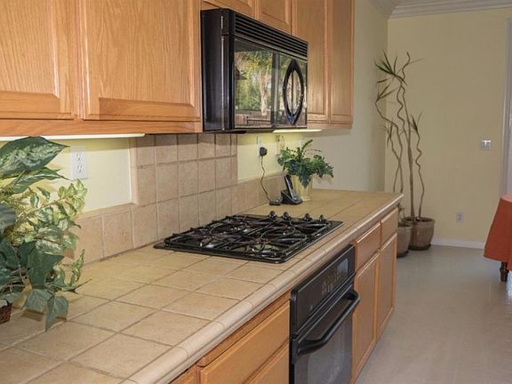 5th image of 2410 White Oak Ct