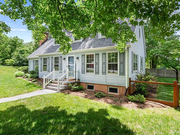 3rd image of 506 Cranwell Cir