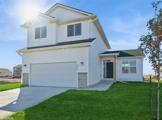 1410 Locust St, Waukee, IA 50263