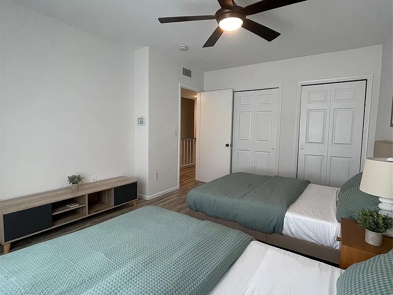2708 NE 14th Street Cswy #2 — Photo 56