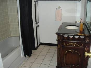 3rd image of 8916 Lynwood Dr