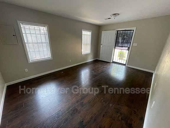 3rd image of 1652 Pope St