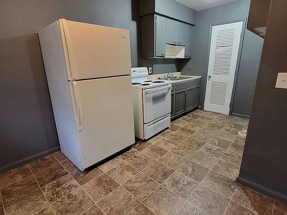 2nd image of 1830 W Riverview Ave APT C