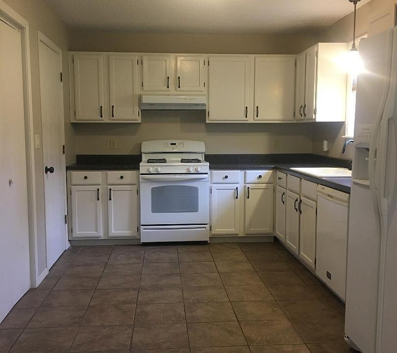 1st image of 103 W Bean St #103/105