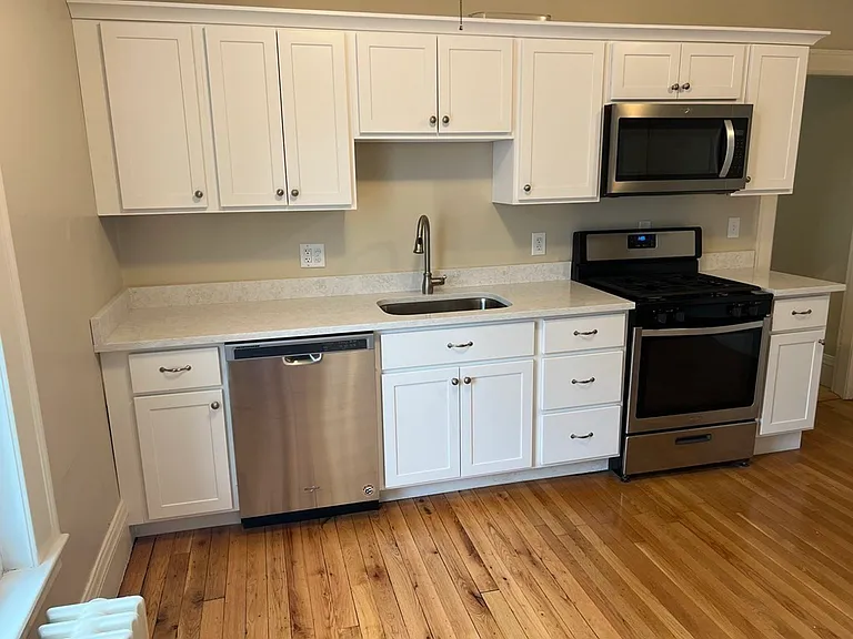 35 Locust St #1 — Photo 7
