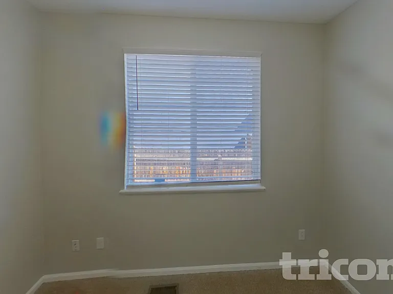 565 Winebrook Way — Photo 10