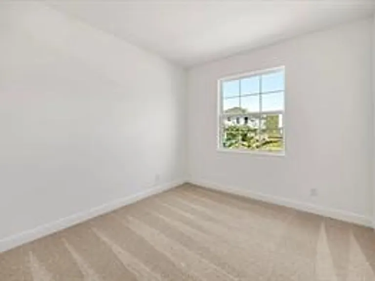 7991 Syracuse Dr — Photo 16