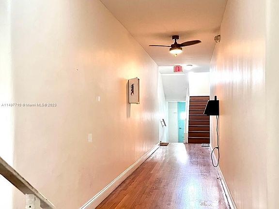 4th image of 1027 Euclid Ave #7
