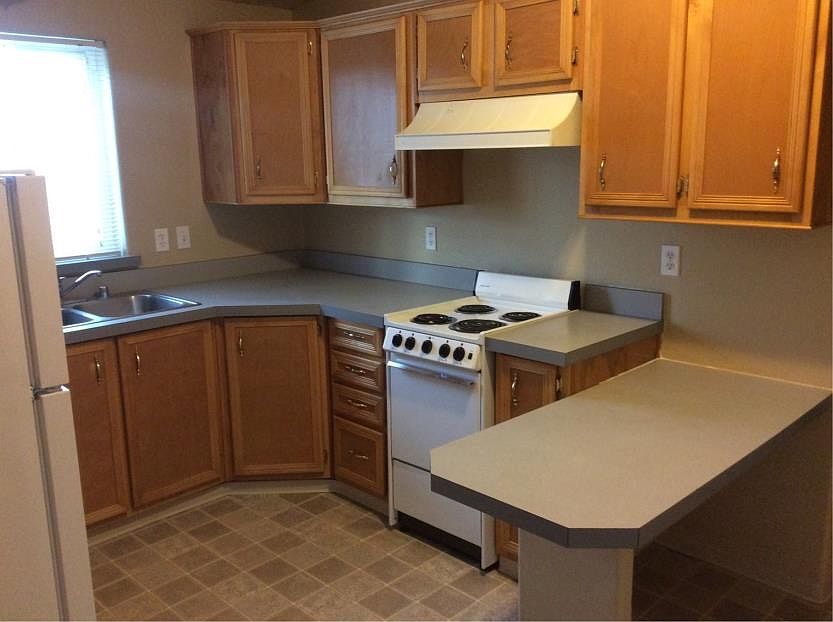 2nd image of 1324 SW Sage Dr APT A