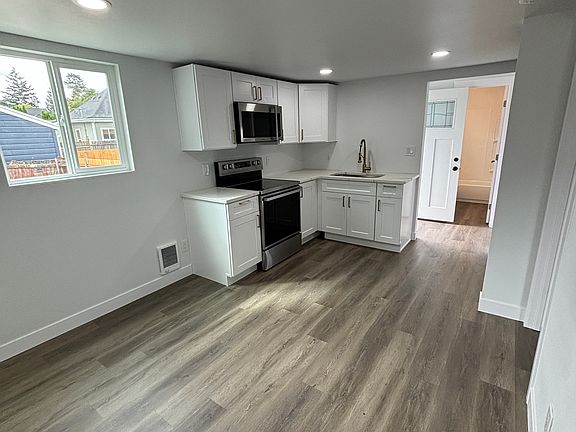4th image of 3577 E J St #B