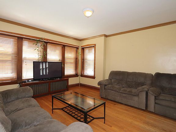 2nd image of 1214 S 59th Ct