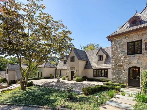 148 Taunton Hill Rd, Newtown, CT 06470