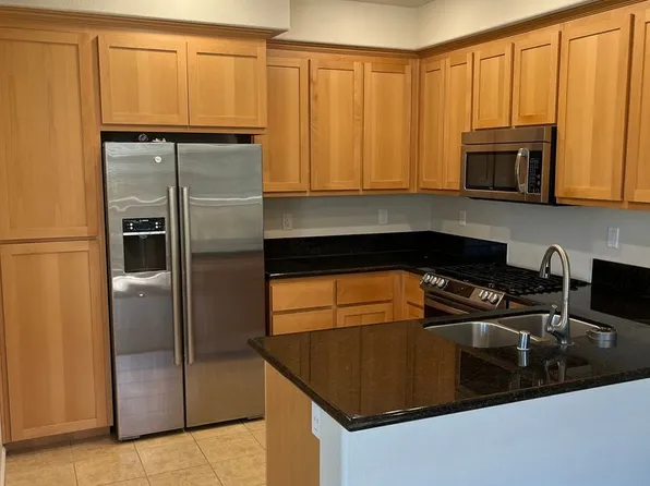 606 Almaden Walk Loop, San Jose, CA 95125