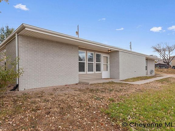 2nd image of 511 W 6th St