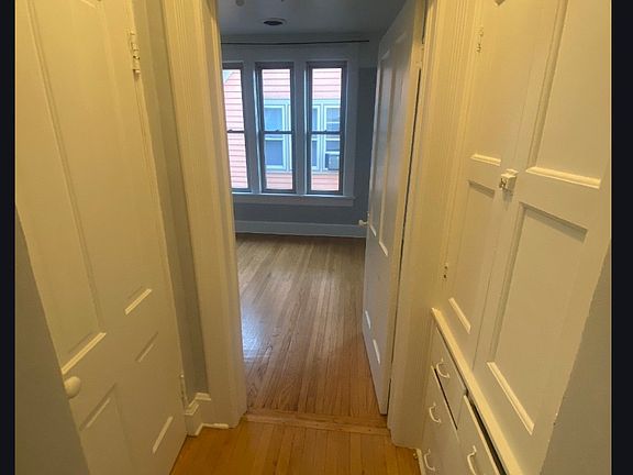 5th image of 1021 E Brady St #A